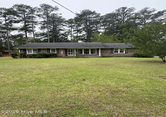 Homes for sale in Washington, NC | 209 Oak Dr, Washington, NC 27889 | MLS# 100578049