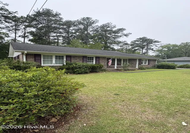 Homes for sale in Washington, NC | 209 Oak Dr, Washington, NC 27889 | MLS# 100578049
