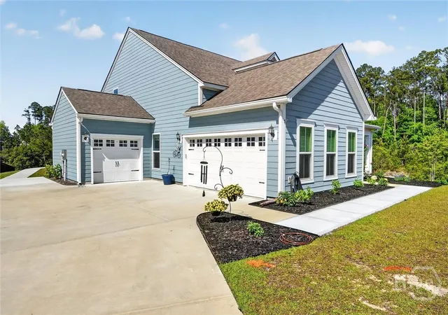 Homes for sale in Richmond Hill, GA | 575 Mandeville Dr, Richmond Hill, GA 31324 | MLS# SA353730
