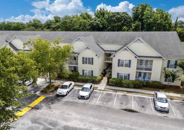 Photo 2 of Condo for sale at 5004 Hunters Trl #15, Wilmington, NC 28405 | MLS# 100588759 | Listing updated on 2026-08-30