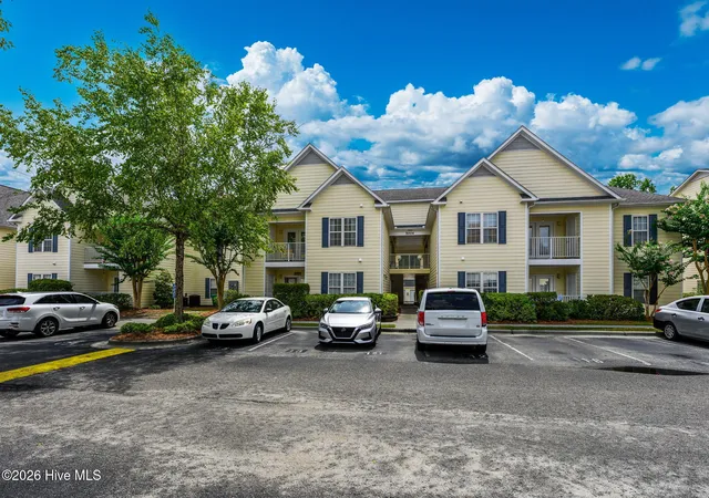 Photo 3 of Condo for sale at 5004 Hunters Trl #15, Wilmington, NC 28405 | MLS# 100588759 | Listing updated on 2026-08-30
