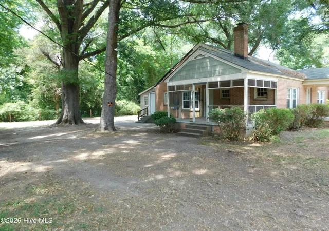 Photo 3 of Single family home for sale at 7 1st Street, Laurinburg, NC 28352 | MLS# 100578468 | Listing updated on 2026-08-31