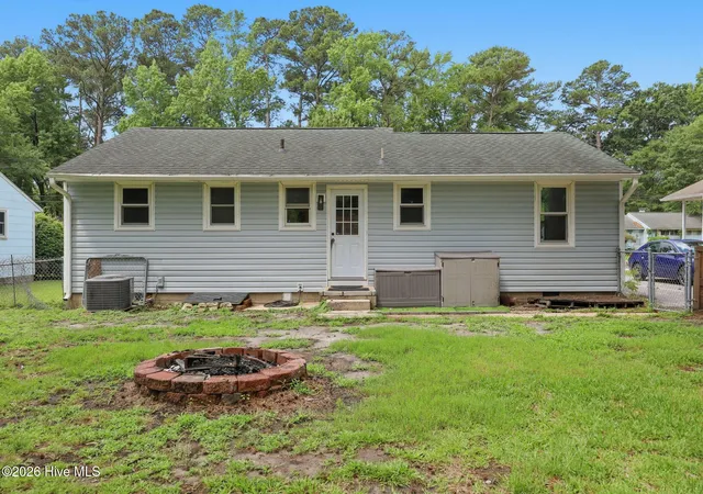 image of 508 Oak Ln, Jacksonville, NC 28540 | MLS# 100577462