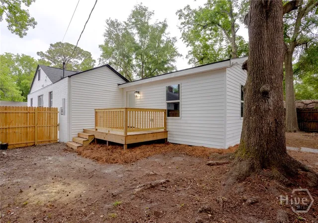 Homes for sale in Savannah, GA | 405 N Baldwin Cir, Savannah, GA 31405 | MLS# SA355828