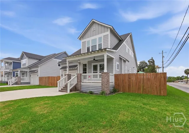 Homes for sale in Savannah, GA | 2001 E 38Th St, Savannah, GA 31404 | MLS# SA351927