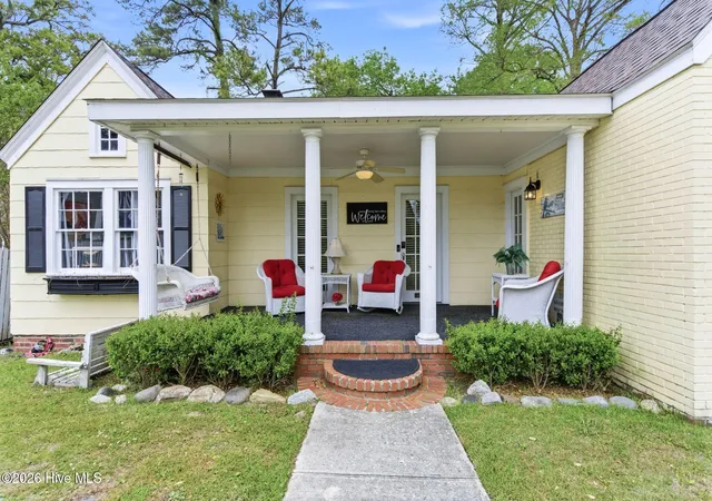 Photo 3 of Single family home for sale at 1905 Grace St, Wilmington, NC 28405 | MLS# 100565757 | Listing updated on 2026-08-18