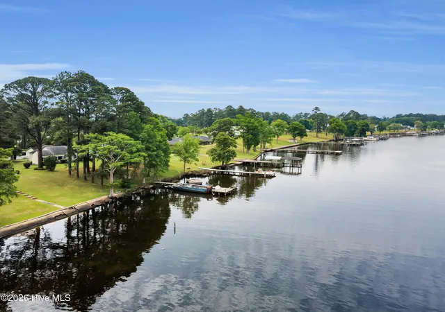 4th image of 402 Madam Moores Ln, New Bern, NC 28562 | MLS# 100570986