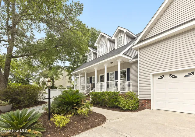 Homes for sale in Oak Island, NC | 102 Sw 22nd St, Oak Island, NC 28465 | MLS# 100580554
