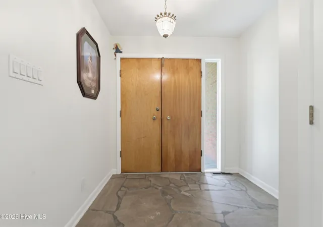 3rd image of 527 Edgewood Cir, Whiteville, NC 28472 | MLS# 100577798