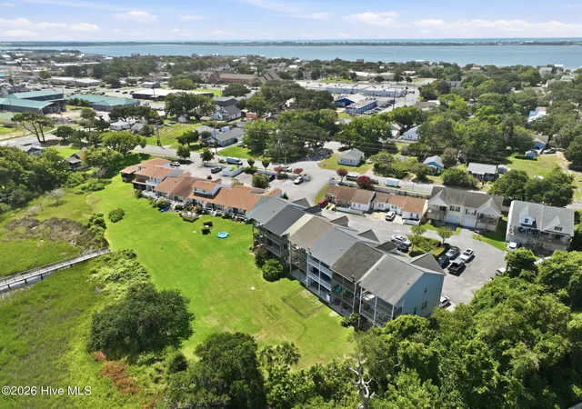 Photo 4 of Townhouse for sale at 1800 Bay St #206, Morehead City, NC 28557 | MLS# 100595869 | Listing updated on 2026-09-30