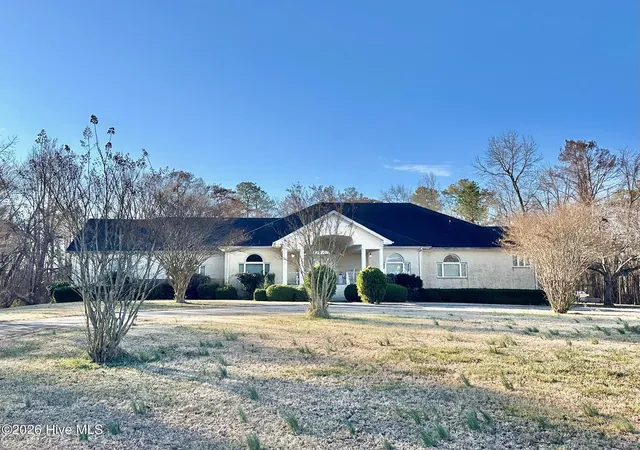 Photo 3 of Single family home for sale at 152 Shady Oak Dr, Hertford, NC 27944 | MLS# 100556233 | Listing updated on 2026-10-01