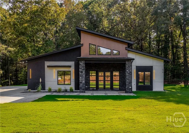 Homes for sale in Winder, GA | 670 Loganville Hwy, Winder, GA 30680 | MLS# CL359589