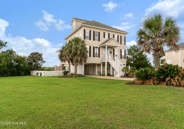 Photo 2 of Single family home for sale at 524 Shipmast Ct # & SLIP 4, Beaufort, NC 28516 | MLS# 100586106 | Listing updated on 2026-08-28