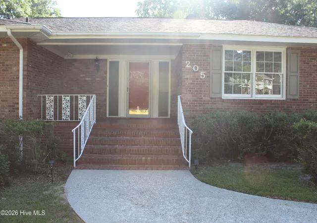 Photo 3 of Single family home for sale at 205 Lakeside Dr, Aiken, SC 29803 | MLS# 98256381 | Listing updated on 2026-08-18