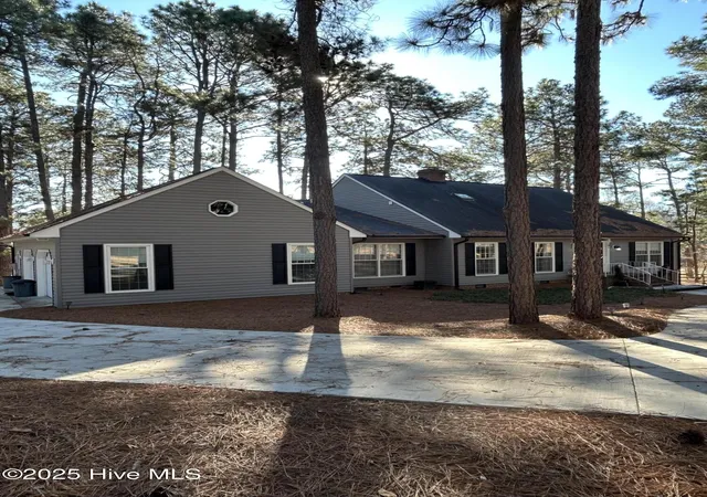 Homes for sale in Seven Lakes, NC | 116 Oxford Ct, Seven Lakes, NC 27376 | MLS# 100575036