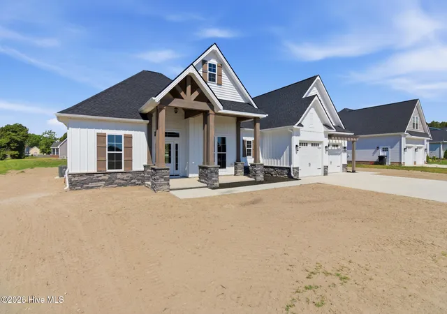 Photo 3 of Single family home for sale at 112 Yawl St, Elizabeth City, NC 27909 | MLS# 100576549 | Listing updated on 2026-08-18