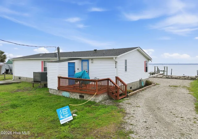 Photo 3 of Manufactured home for sale at 1072 Salter Path Rd, Atlantic Beach, NC 28512 | MLS# 100590384 | Listing updated on 2026-09-28