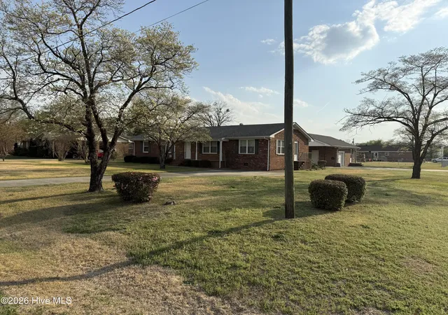 Homes for sale in Kinston, NC | 2992 Cherry Ln, Kinston, NC 28504 | MLS# 100563655