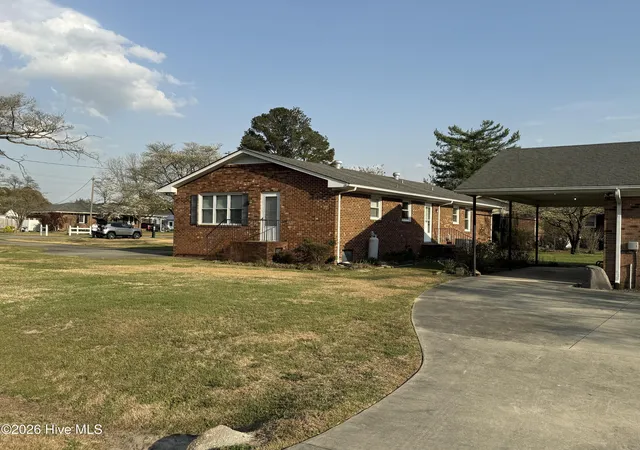 Homes for sale in Kinston, NC | 2992 Cherry Ln, Kinston, NC 28504 | MLS# 100563655