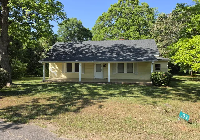 Homes for sale in Washington, GA | 109 Springdale Dr, Washington, GA 30673 | MLS# 98256543
