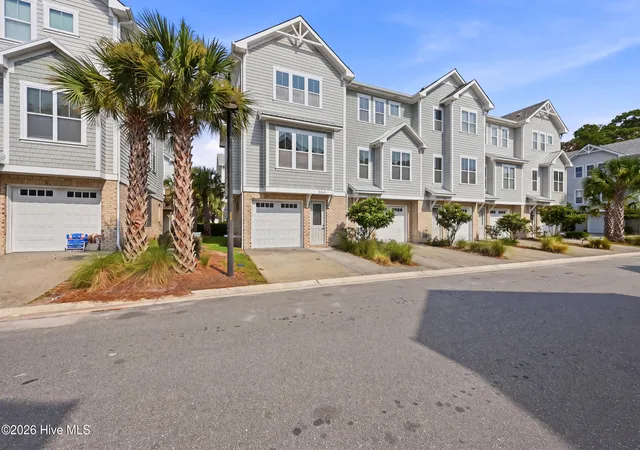 Photo 3 of Townhouse for sale at 6017 Richard Bradley Dr, Wilmington, NC 28409 | MLS# 100592763 | Listing updated on 2026-09-09