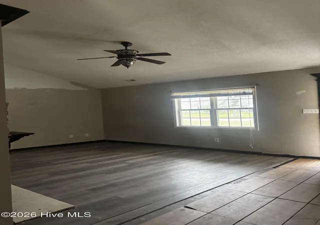 Photo 3 of Single family home for sale at 111 Quail Crk Dr, Hubert, NC 28539 | MLS# 100585275 | Listing updated on 2026-10-07