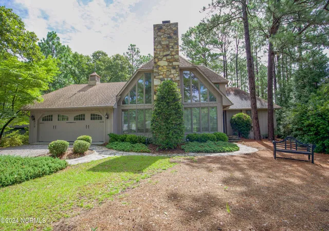 Photo 1 of Single family home for sale at 620 Diamondhead Dr S, Pinehurst, NC 28374 | MLS# 100459132 | Listing updated on 2026-09-15