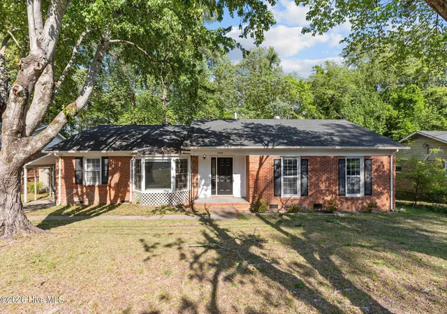 Photo 3 of Single family home for sale at 5308 Foxfire Rd, Fayetteville, NC 28303 | MLS# 100567433 | Listing updated on 2026-09-03