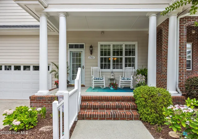 Photo 4 of Townhouse for sale at 7501 Promontory Ct, Wilmington, NC 28412 | MLS# 100580786 | Listing updated on 2026-10-06