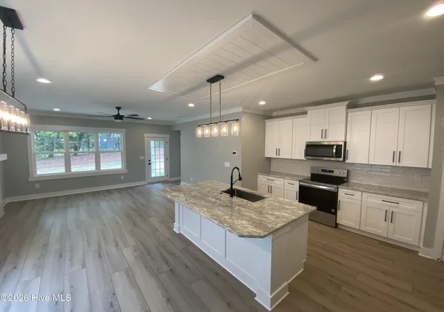Photo 3 of Single family home for sale at 406 Summit St, Aberdeen, NC 28315 | MLS# 100581751 | Listing updated on 2026-08-18