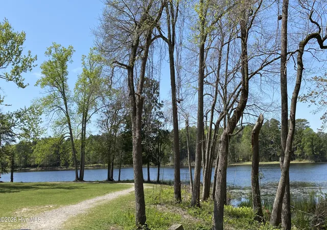 Photo 5 of Single family home for sale at 406 Summit St, Aberdeen, NC 28315 | MLS# 100581751 | Listing updated on 2026-08-18