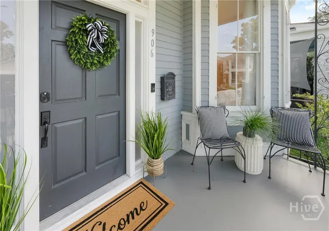 Photo 2 of Single family home for sale at 906 E Park Ave, Savannah, GA 31401 | MLS# SA361515 | Listing updated on 2026-08-12