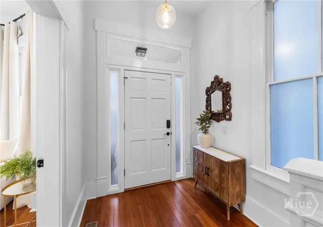 Photo 3 of Single family home for sale at 906 E Park Ave, Savannah, GA 31401 | MLS# SA361515 | Listing updated on 2026-08-12