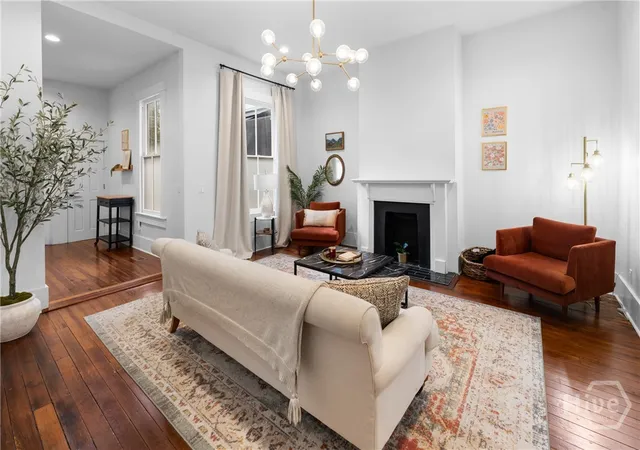 Photo 4 of Single family home for sale at 906 E Park Ave, Savannah, GA 31401 | MLS# SA361515 | Listing updated on 2026-08-12
