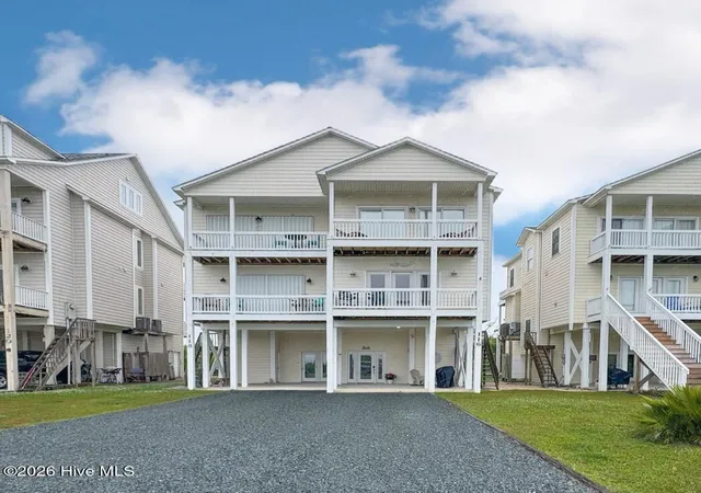 Photo 1 of Single family home for sale at 116 Sea Oaks Ct, N Topsail Beach, NC 28460 | MLS# 100595659 | Listing updated on 2026-08-18