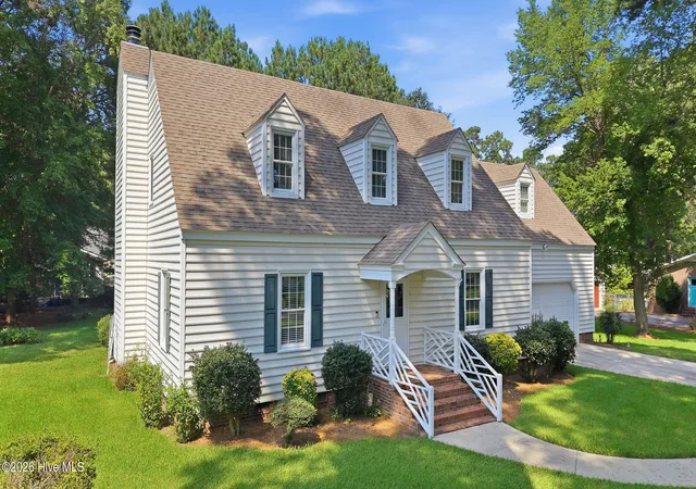 Photo 4 of Single family home for sale at 1404 Canterbury Rd, Tarboro, NC 27886 | MLS# 100599767 | Listing updated on 2026-09-03