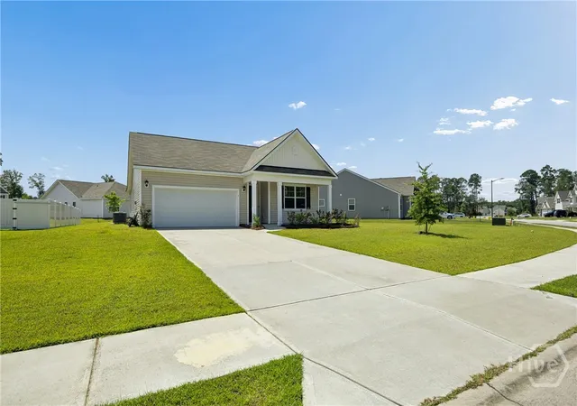 Photo 3 of Single family home for sale at 5 Woodford Reserve Dr, Pooler, GA 31322 | MLS# SA362126 | Listing updated on 2026-09-10