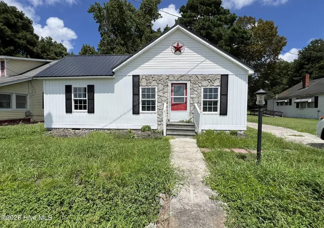Photo 1 of Single family home for sale at 195 Wiggins Rd, Hertford, NC 27944 | MLS# 100595039 | Listing updated on 2026-09-07