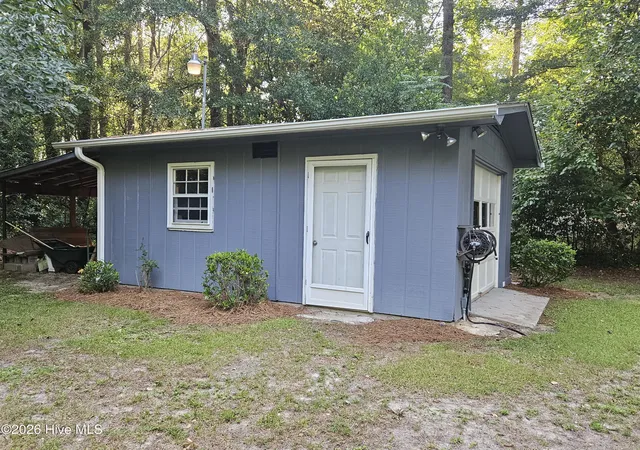 Homes for sale in Clinton, NC | 105 Forest Dr, Clinton, NC 28328 | MLS# 100582106