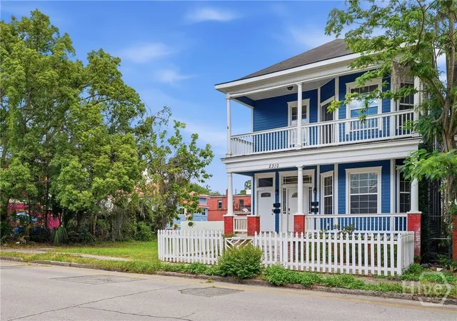 Listing Photo 3 - Condo for sale in building located at 2310 Whitaker St, Savannah, GA 31401