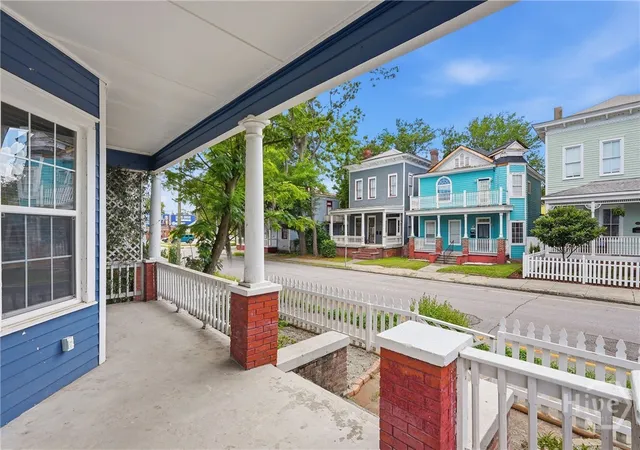 Listing Photo 4 - Condo for sale in building located at 2310 Whitaker St, Savannah, GA 31401