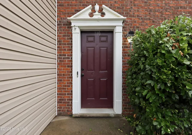 Photo 2 of Townhouse for sale at 110 Palace Cir, Jacksonville, NC 28546 | MLS# 100592940 | Listing updated on 2026-08-18