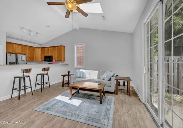 Photo 3 of Townhouse for sale at 5220 Christian Dr, Wilmington, NC 28403 | MLS# 100595714 | Listing updated on 2026-08-18