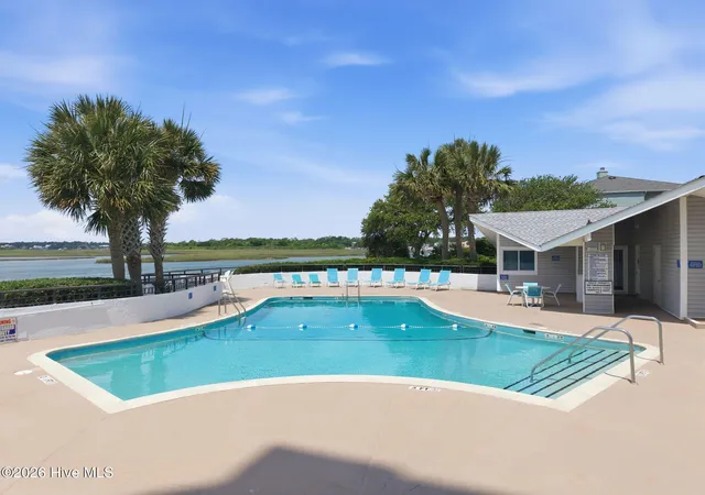 5th image of 322 Cswy Dr, Wrightsville Beach, NC 28480