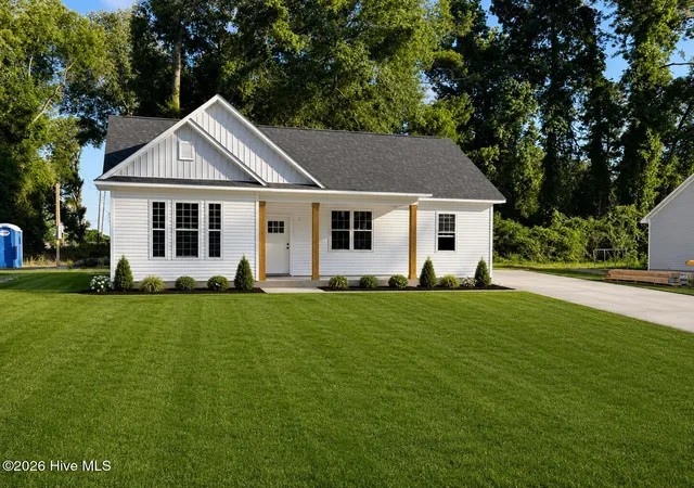 Homes for sale in Wallace, NC | 105 W Westbrook St, Wallace, NC 28466 | MLS# 100579647