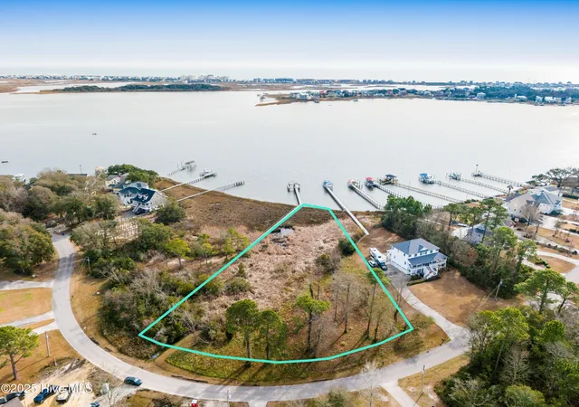3rd image of 1065 Chadwick Shores Dr, Sneads Ferry, NC 28460 | MLS# 100546169