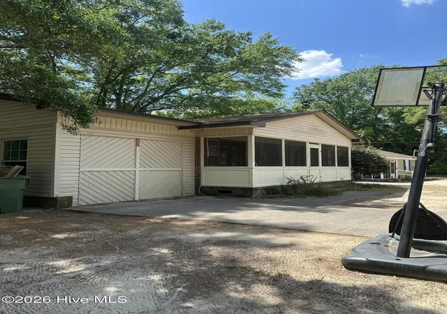 Photo 1 of Single family home for sale at 109 W Chestnut St, Maxton, NC 28364 | MLS# 100570765 | Listing updated on 2026-08-18
