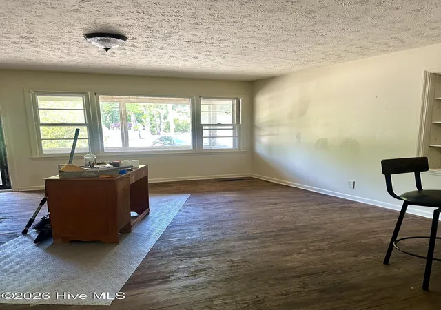 Photo 5 of Single family home for sale at 109 W Chestnut St, Maxton, NC 28364 | MLS# 100570765 | Listing updated on 2026-08-18