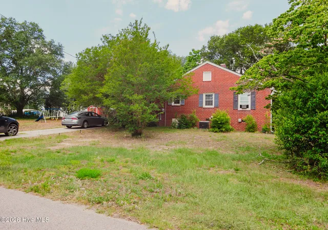 Homes for sale in Hamlet, NC | 303 Myrtle Ave, Hamlet, NC 28345 | MLS# 100585454