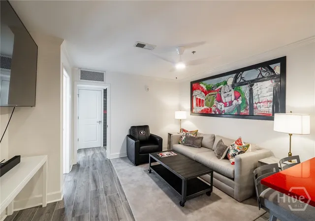 Listing Photo 5 - Condo for sale in building located at 250 W Broad St, Athens, GA 30601 - Unit #620